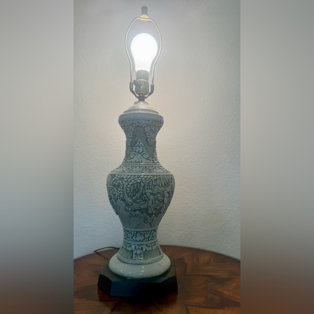 Chinese Table Lamp 1950’s Vintage No Shade works perfectly - Picture 10 of 10